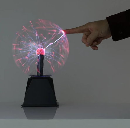 VoltaCore™ Plasma Ball – Electric Touch Lamp for Gamers & Creators.