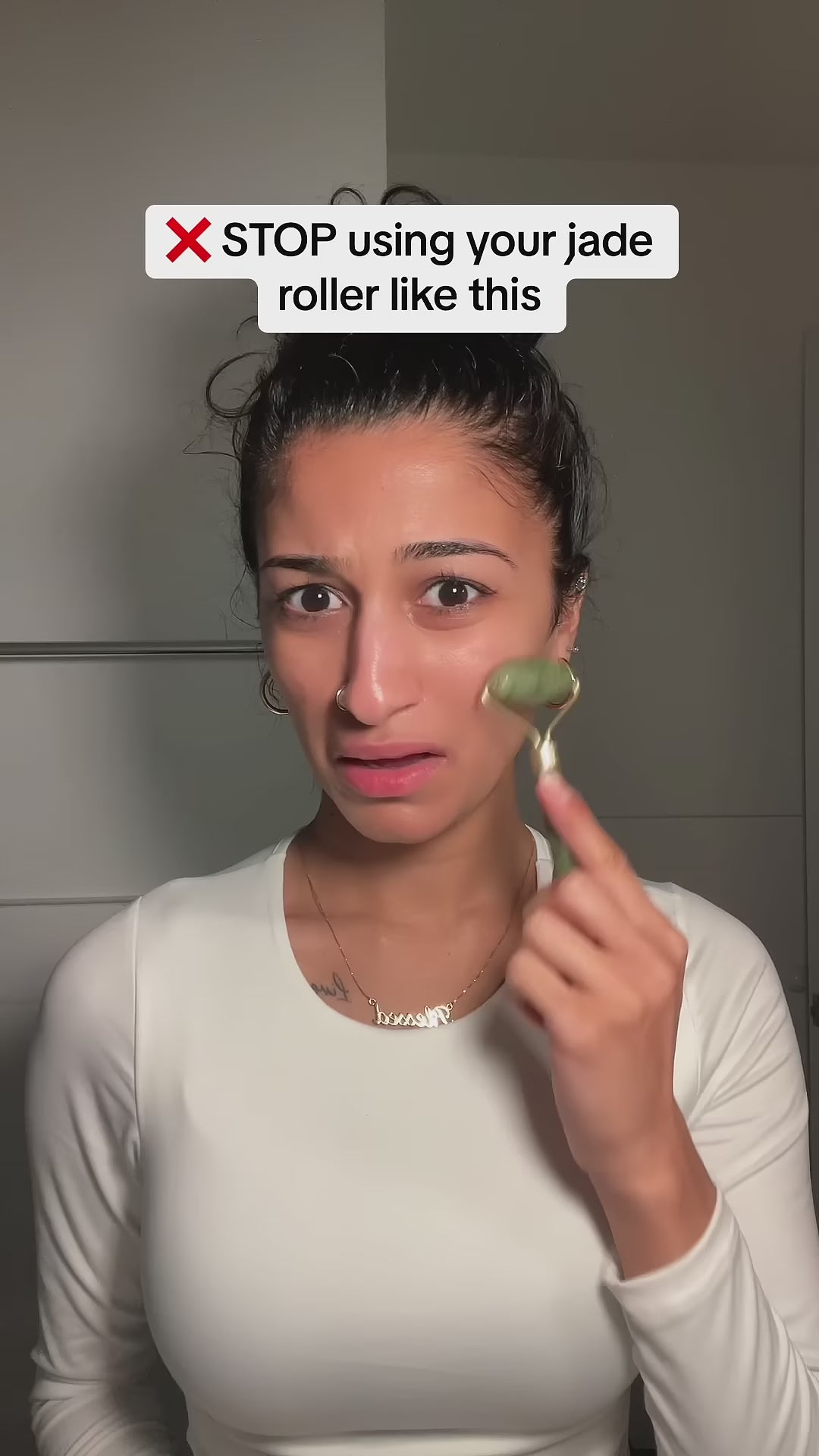 Jade Roller & Gua Sha Set – Natural Stone Face Massager.